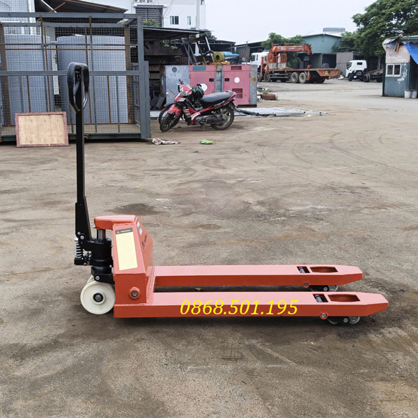 Xe nâng tay 5 tấn càng hẹp