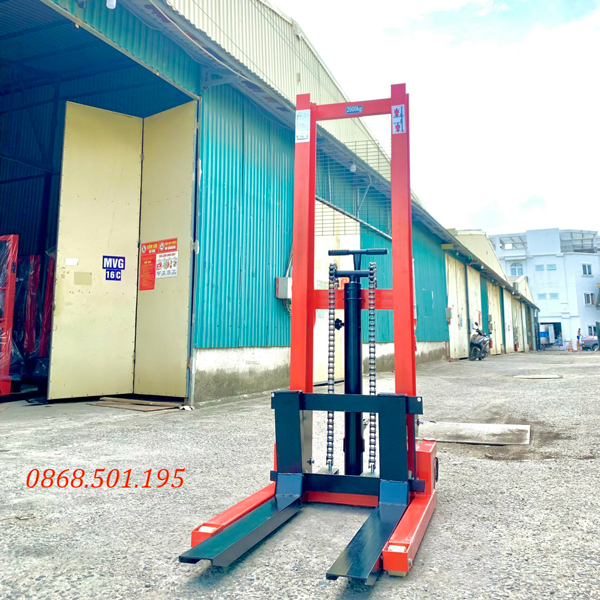Xe nâng tay cao 2 tấn nâng cao 1m6 CTY A -2016 hãng Maihui 2 Xe nâng tay cao 2 tấn 1m6